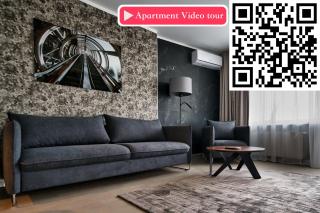 Scan QR code for apartment video tour - free parking, gym access, air conditioning, kitchen and more in central Riga - Rīga - 0