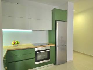 Bright Beachside 1-Bedroom Apartment - 2