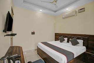 Hotel O COZY RETREAT - Noida - 1