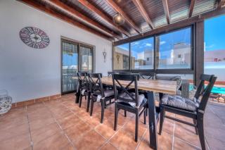 Villa Salaria - Jacuzzi and Private Pool By Lanzarote Vacation Homes - 4