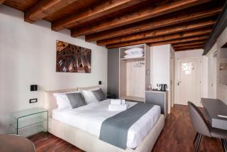 GuestHost - Santo 86 Padova Renovated Rooms - Padova - 7