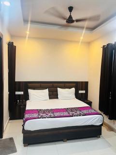 Hotel Wisteria Haridwar - 9