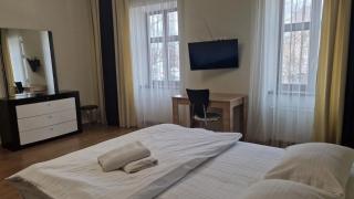 Квартира в центрі міста із затишним двориком - Lviv - 5