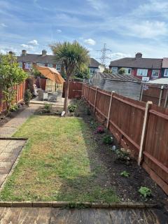 Three bedrooms holiday home fun -relax &work - Surbiton - 3