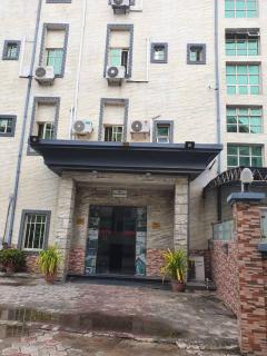 Valley Point Hotel and Suites - Sangotedo - 0
