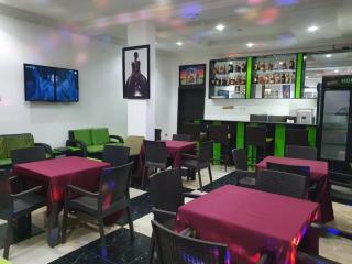 Valley Point Hotel and Suites - Sangotedo - 9