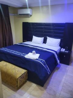 Valley Point Hotel and Suites - Sangotedo - 7