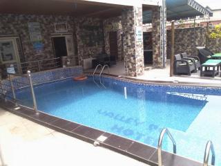 Valley Point Hotel and Suites - Sangotedo - 1