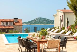 Spacious new villa with pool above the pristine beach - FIRST SEASON PRICING!!! - 2