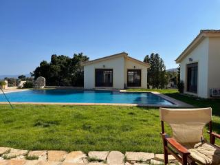 West Pool House - Kineta - 1