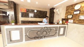 HOTEL CORPORATE PALACE Near Terminal 3 WITH- FREE AIRPORT DROP - Jāmb - 0