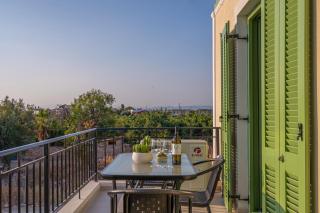 Ivy's Light - Egina - 2