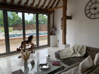 Hewarts Barn, Brand New Property, 1 Mile From The Beach, 15 Minutes From All Goodwood Events - Bognor Regis - 1