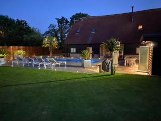 Hewarts Barn, Brand New Property, 1 Mile From The Beach, 15 Minutes From All Goodwood Events - Bognor Regis - 2