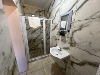 Minak Guest House Bellville - 2