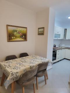 Henri's Apartment - 2 Vlore - Valona - 7