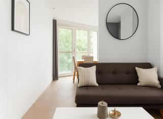 Luminous 2 Bed Balcony Flat in Islington - 1