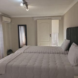 Elite Stay Guest House - Rustenburg - 9