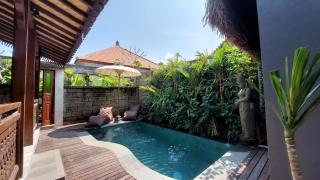 Chic 1BR Romantic & Private Pool at Puri Bhawana - 7