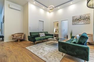 Spacious & Elegant Apartment in the City Center - 3