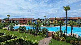Appartamento con terrazzo vista piscina - 7