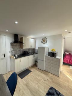 A Lovely and Cosy Studio Apartment - Navestock - 6