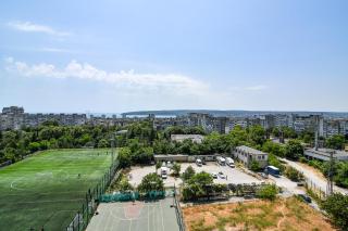 Azure View 2BR Luxury Apartment - free parking - 3