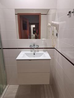 Pokoj dwuosobowy z łazienka - 5