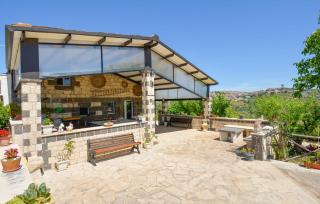 Stunning Home In Monterosso Almo - Monterosso Almo - 9