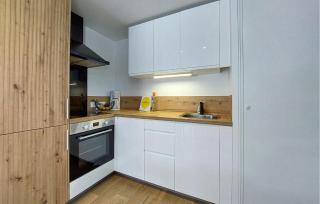 1 Bedroom Lovely Apartment In Muzillac - 6