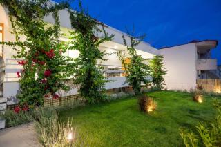 Arancia Elegant Rooms and Suites - Tolo - 8