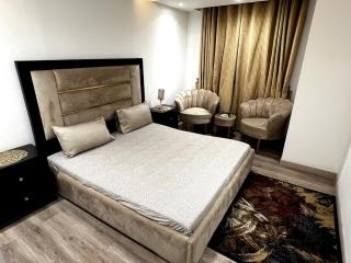 Luxury 2 Bed Apartment Gold Crest Mall DHA - Lahore - 7