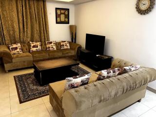 Luxury 2 Bed Apartment Gold Crest Mall DHA - Lahore - 3