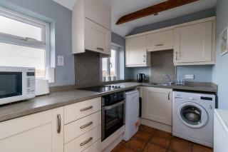 Beautiful dog friendly cottage 5 minute walk to beach - Sea Palling - 2