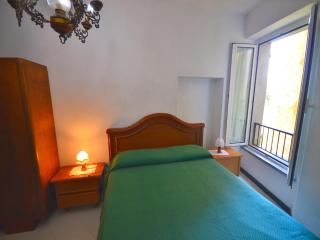 Inviting Holiday Home with Terrace, Garden Furniture, BBQ - Rio - 6