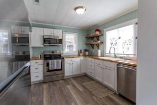 Spacious Cottage Getaway with Hot Tub near the Shenandoah River, Virginia - Elkton - 5