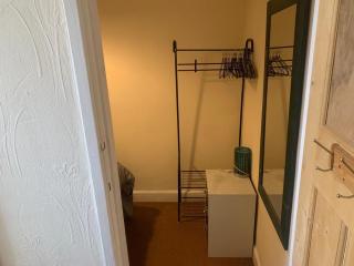 HouseSleeps6-Patio-Garden-NearBeach&SeasideRetreat - Wirral - 3