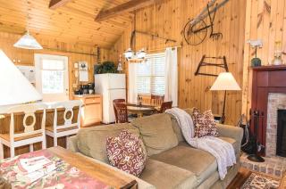 Secluded Cottage with Indoor Hot-Tub Ideal for Couples in Virginia - Lexington - 6
