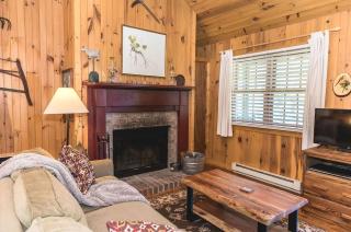 Secluded Cottage with Indoor Hot-Tub Ideal for Couples in Virginia - Lexington - 5