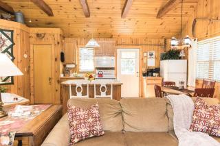 Secluded Cottage with Indoor Hot-Tub Ideal for Couples in Virginia - Lexington - 2