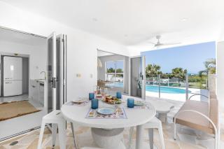 WhitsunStays - The Cyclades - Eimeo - 9