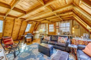 Beautiful Wooden A-Frame Perfect for Outdoor Activities in Blue Ridge, Georgia - Blue Ridge - 2