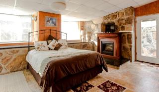 Tranquil Stone Cottage Behind Castle Walls in the Ozarks - Omaha - 9