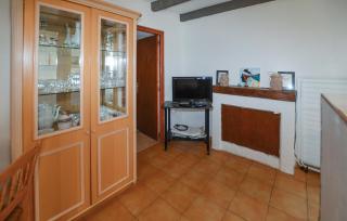 Beautiful Apartment In Rospigliani - - 4