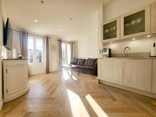 Le Petit Four 2nd - T3 Climatisé - Antibes - 9