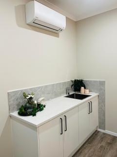 Modern One Bedroom Unit with Private Entrance Near Hunua Falls - Hunua - 3