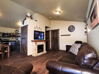 Impressive Old West Cabin with Fireplace in Island Park, Idaho - Rea - 4