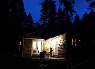 Serene Cottage with Views of Boundary Bay in Point Roberts, Washington - Point Roberts - 0