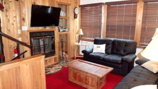 Rustic Cabin Rental with Private Jacuzzi near Morgantown, West Virginia - Davis - 8