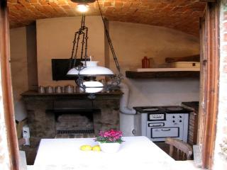 Apartment with large covered terrace, in small residence with swimming pool - Bastia Mondovì - 4